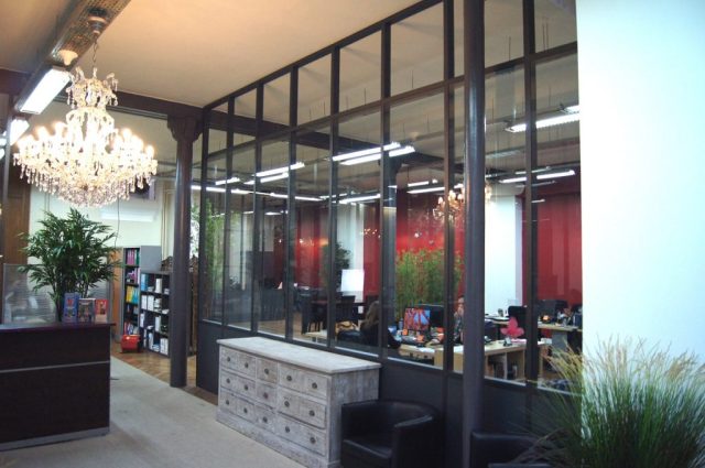 pose lame et dalle PVC bois de bureau - installation de cloisons semi vitree Espace cloisons Alu Paris